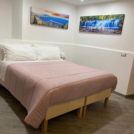 נאפולי Suites Caracciolo מראה חיצוני תמונה